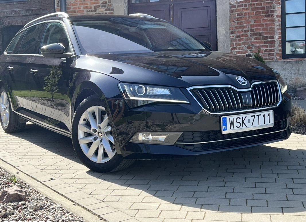 Skoda Superb cena 74500 przebieg: 189000, rok produkcji 2019 z Kowary małe 352
